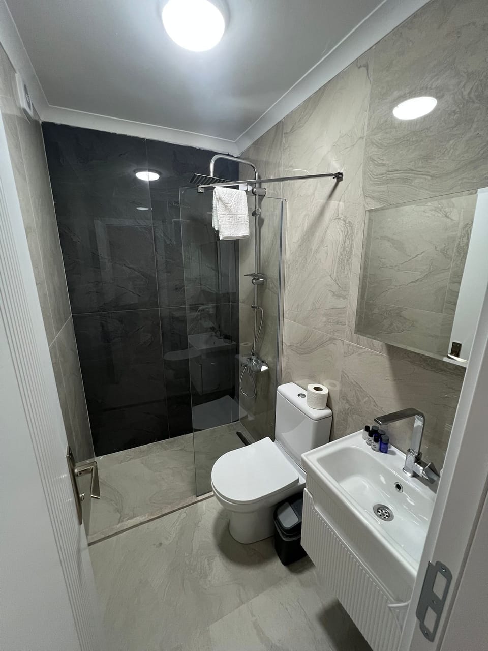 Deluxe Double or Twin Room, Balcony, City View | Bathroom | Shower, hair dryer, towels, soap