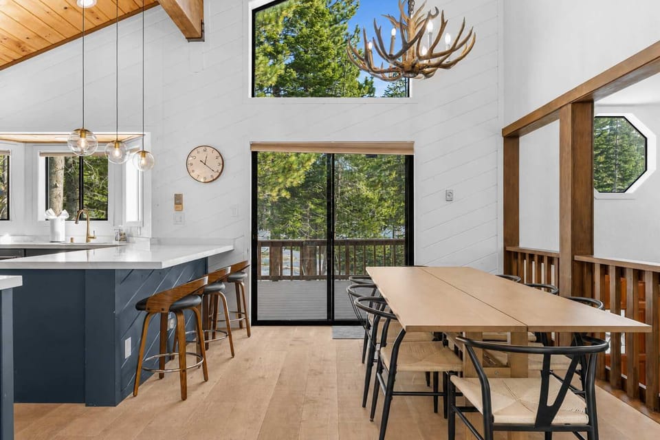 Dining area, Dining room table seats 8 comfortably with 3 counter top comfortable bar stools