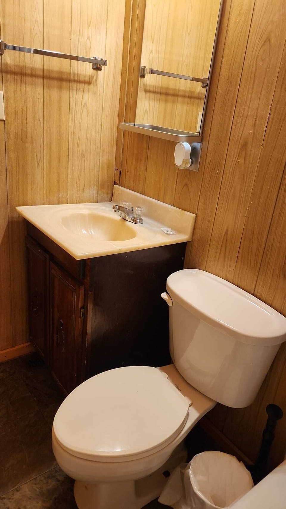 Family Room | Bathroom | Towels, soap, shampoo, toilet paper