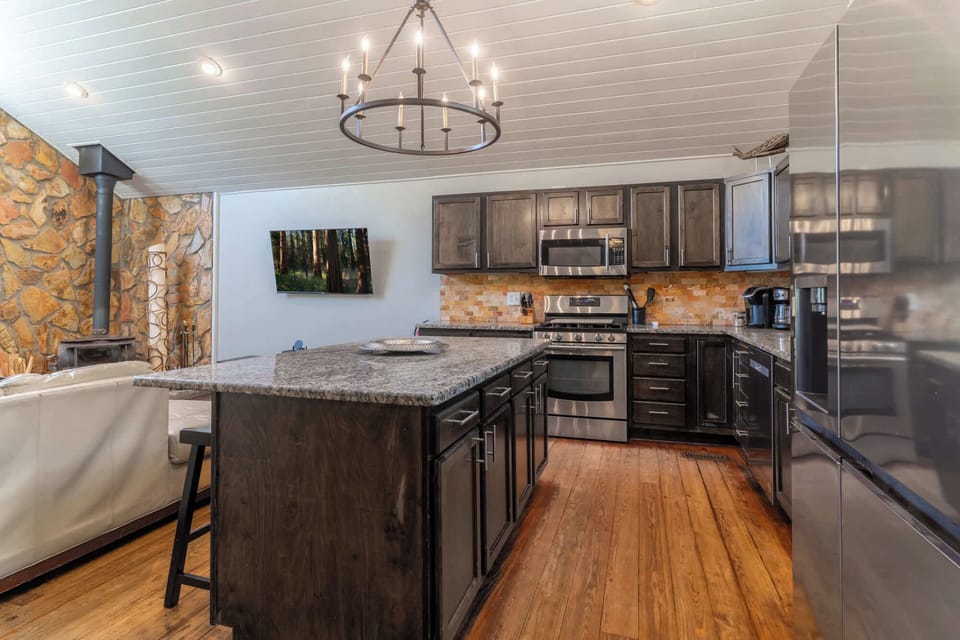 Breakfast bar in kitchen