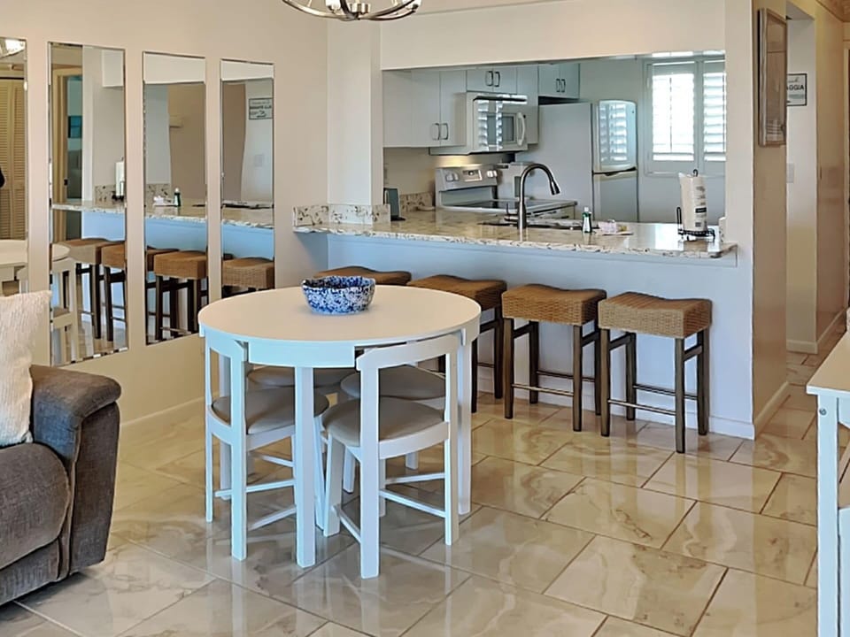 Condo (2 Bedrooms) | Property amenity