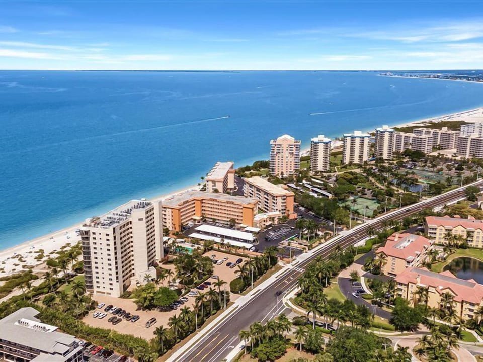 Condo (2 Bedrooms) | Property amenity