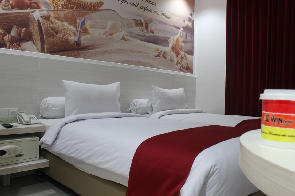 Premium bedding, in-room safe, desk, iron/ironing board