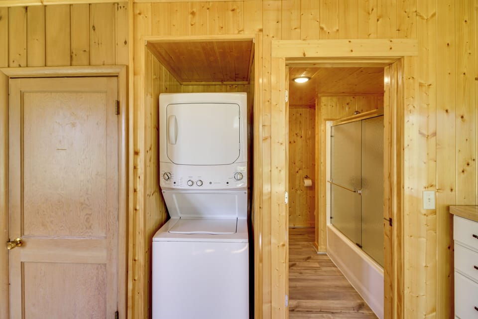 Cabin 1 In-Unit Laundry | 1st Floor