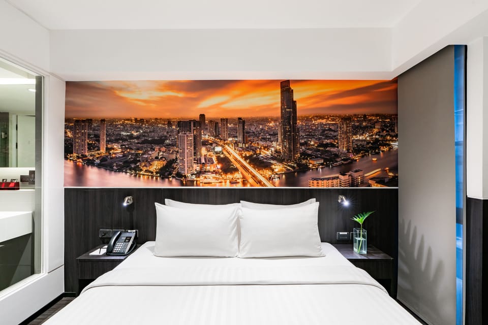 Superior Room | In-room safe, desk, laptop workspace, blackout drapes