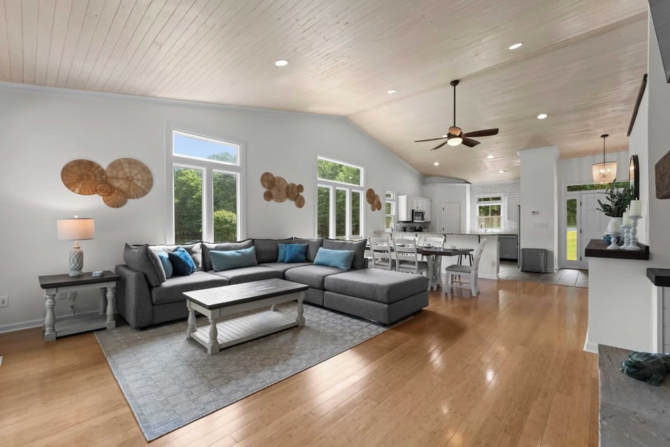 House (3 Bedrooms) | Interior