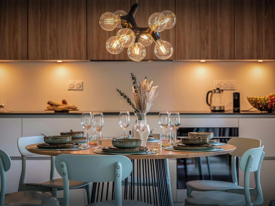 Dining/kitchen