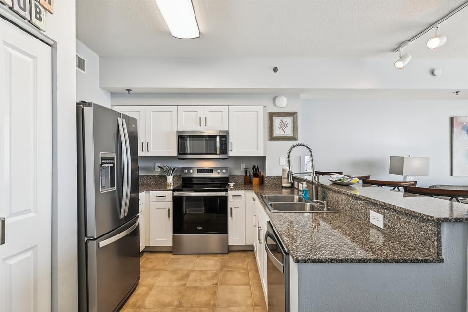 full kitchen
Keurig and coffee pot