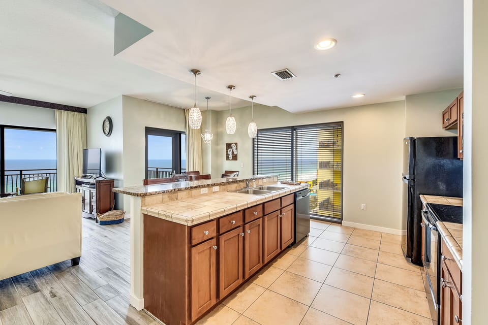 Kitchen fully equipped