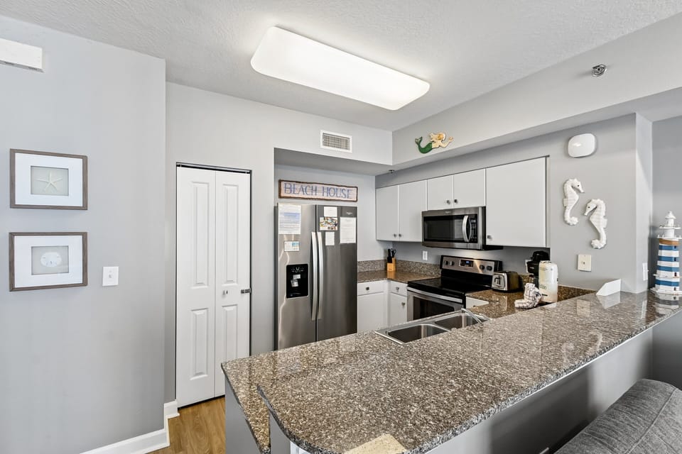 Full Kitchen