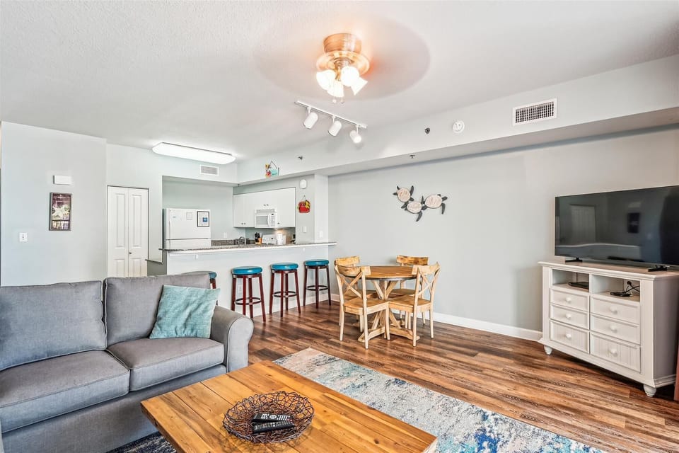 living/kitchen area