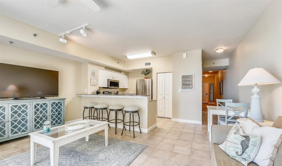 Spacious Living room