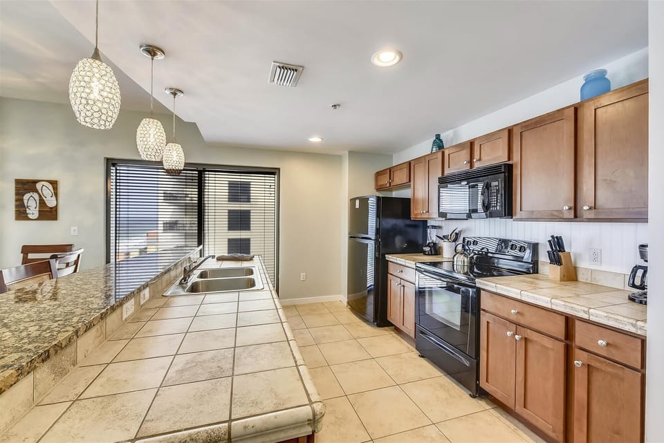 Full sized kitchen
