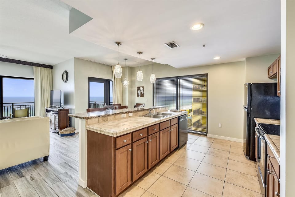 Kitchen with tile