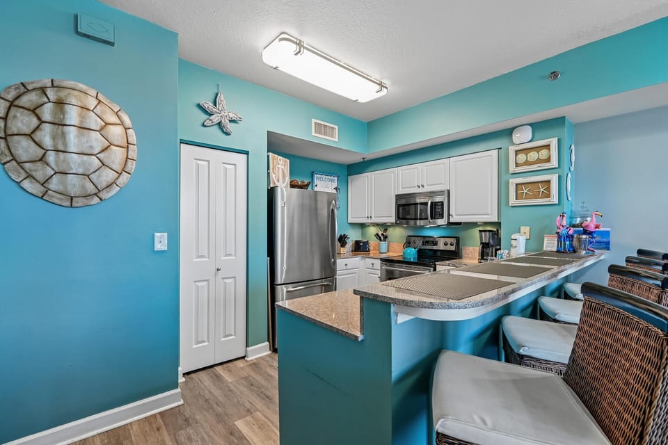 Kitchen and bar area