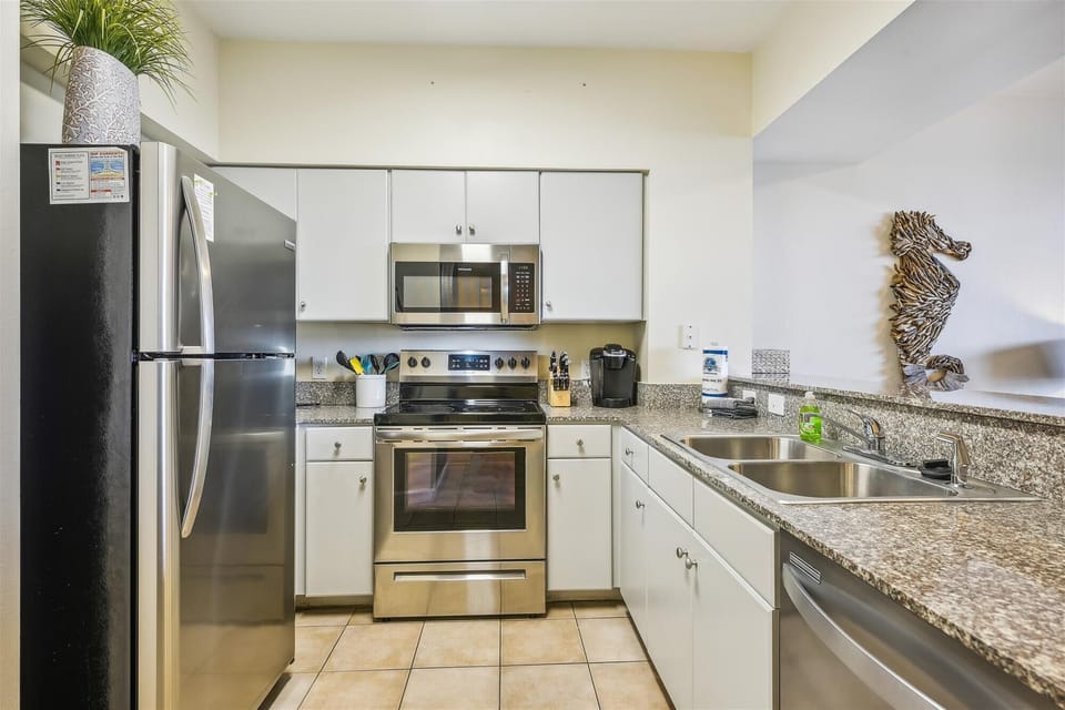 Kitchen Area
Keurig and coffee pot
