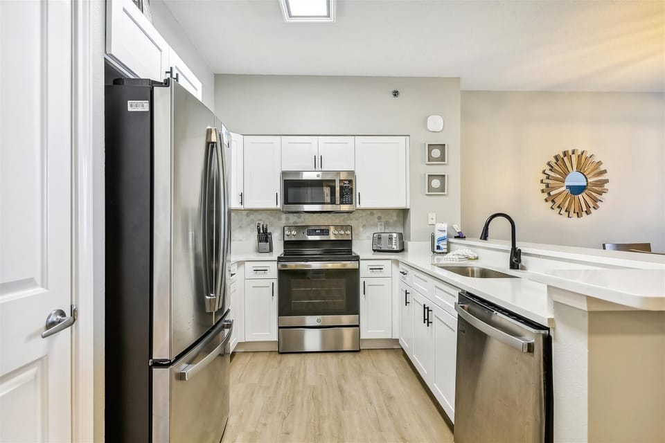 Complete stainless kitchen
Keurig and Standard coffee pot