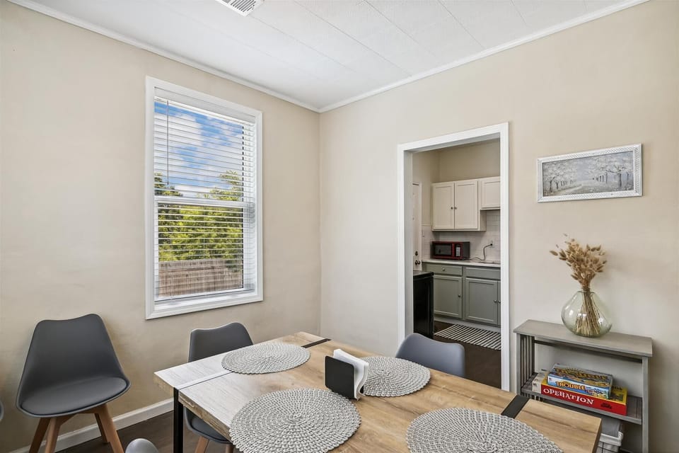 Kitchen entry from dining room