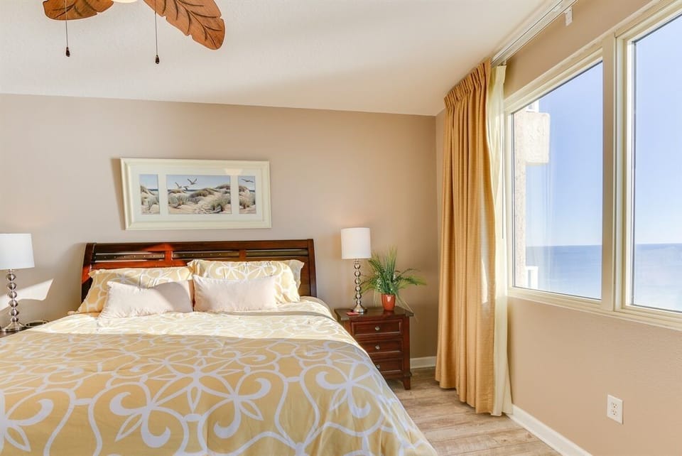 queen bedroom