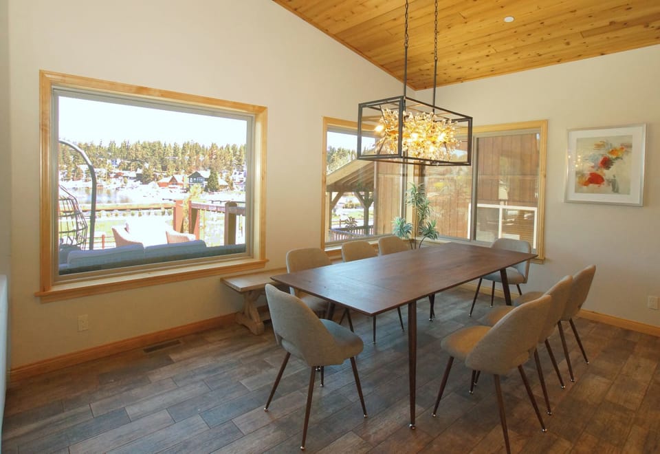 House, 3 Bedrooms, Pets Allowed, Lake View | Dining room