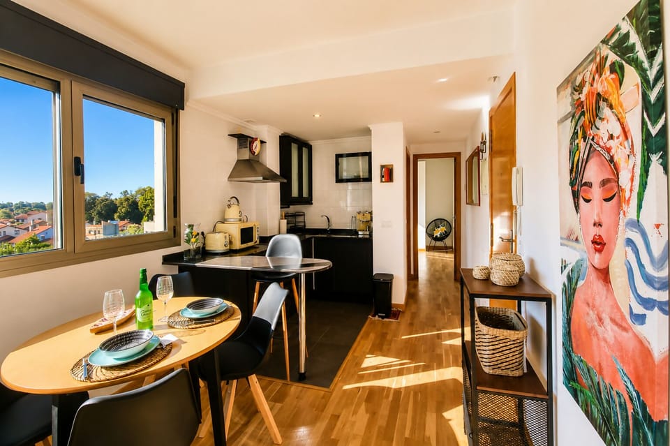 Kitchen or kitchenette,Dining area