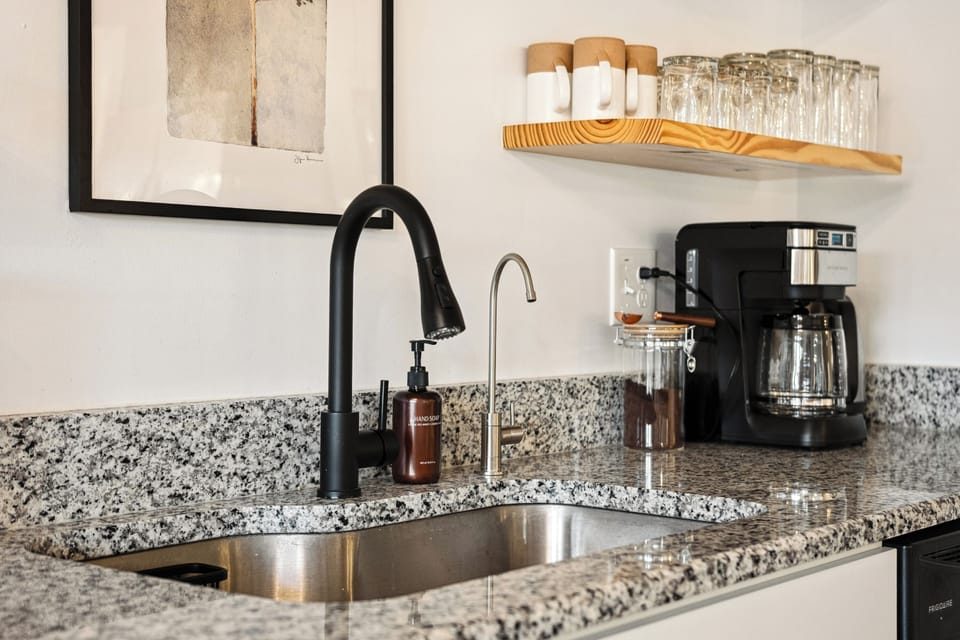 Coffee and basic kitchen amenities provided!