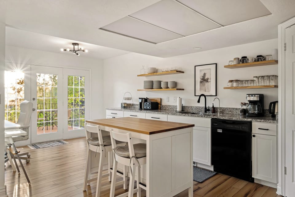 Comfy barstools to hang out on while whipping up dinner after a fun day on the slopes!