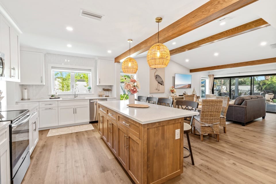 The open floor plan is perfect for everyone to stay connected during your time together!