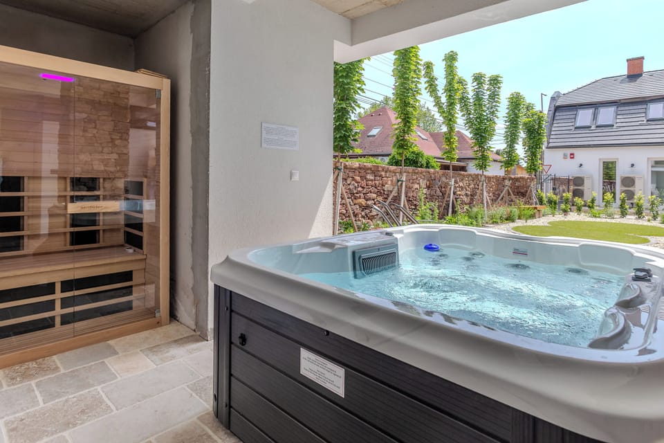 Jacuzzi