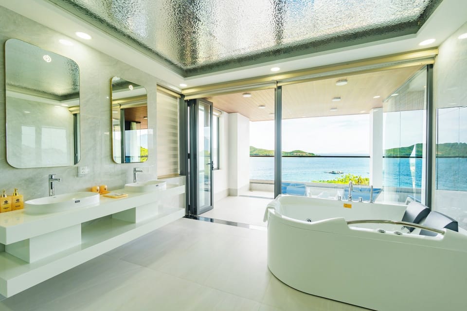 Presidential Room, Ocean View | Premium bedding, memory foam beds, minibar, in-room safe