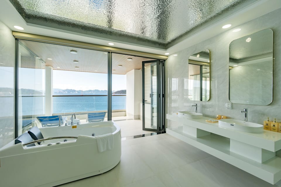 Presidential Room, Ocean View | Premium bedding, memory foam beds, minibar, in-room safe