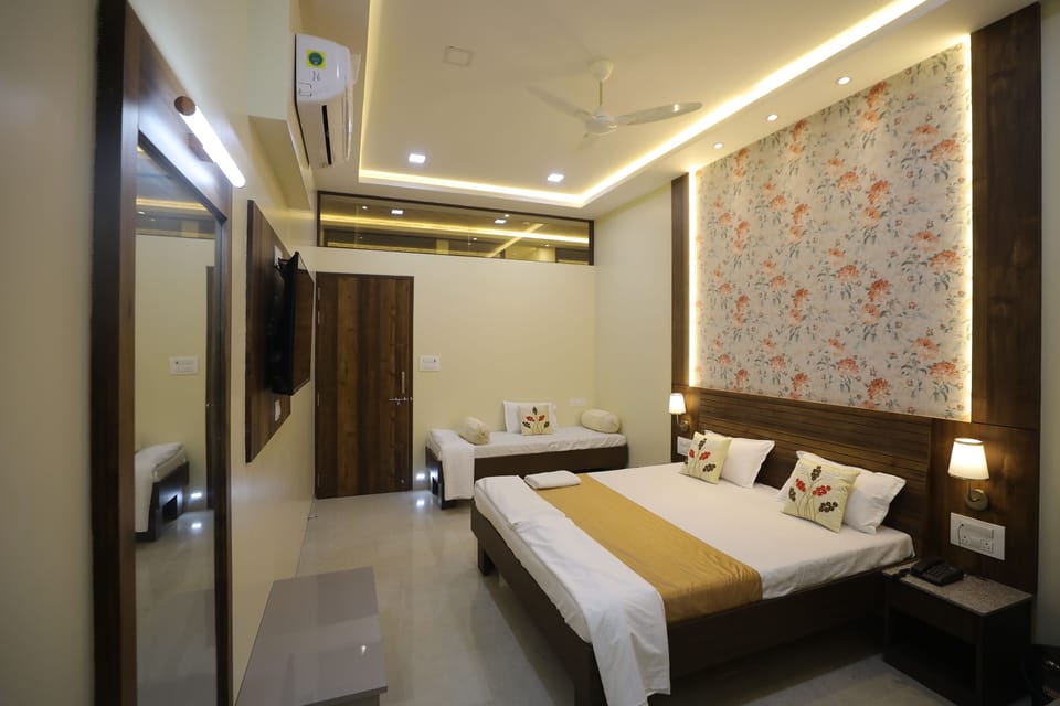 Superior Triple Room, Private Bathroom | Desk, laptop workspace, free WiFi