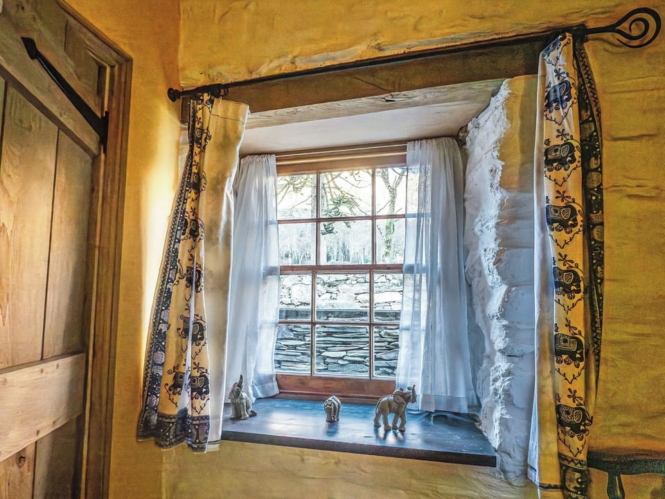 Front bedroom window sill | Plas Isaf, Betws Garmon, near Beddgelert