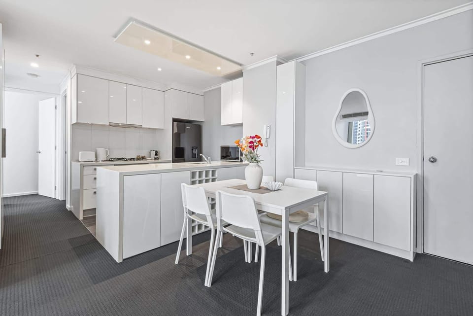 Kitchen/Dining Area