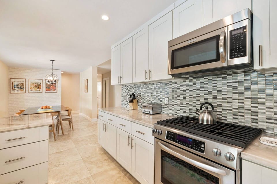 Open Kitchen For Cooking
