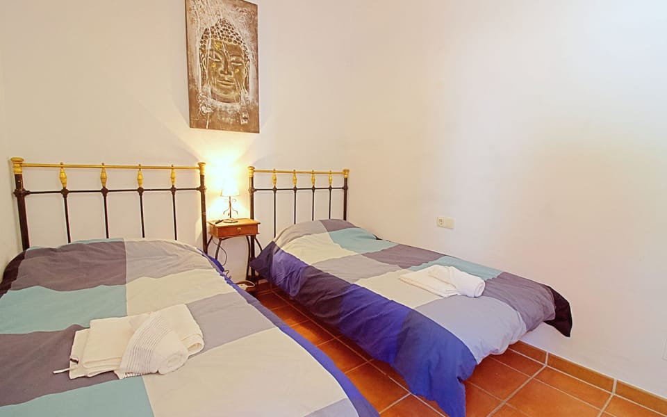 Cortijo A Navas%2C a traditional countryside house %2D twin bedroom