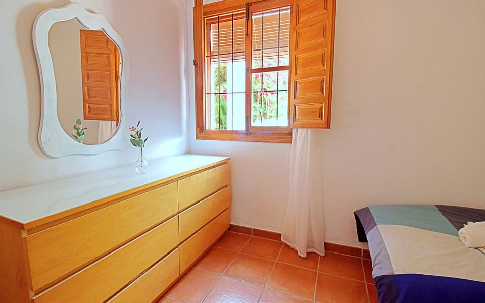Cortijo A Navas%2C a traditional countryside charming house %2D spare twin bedroom