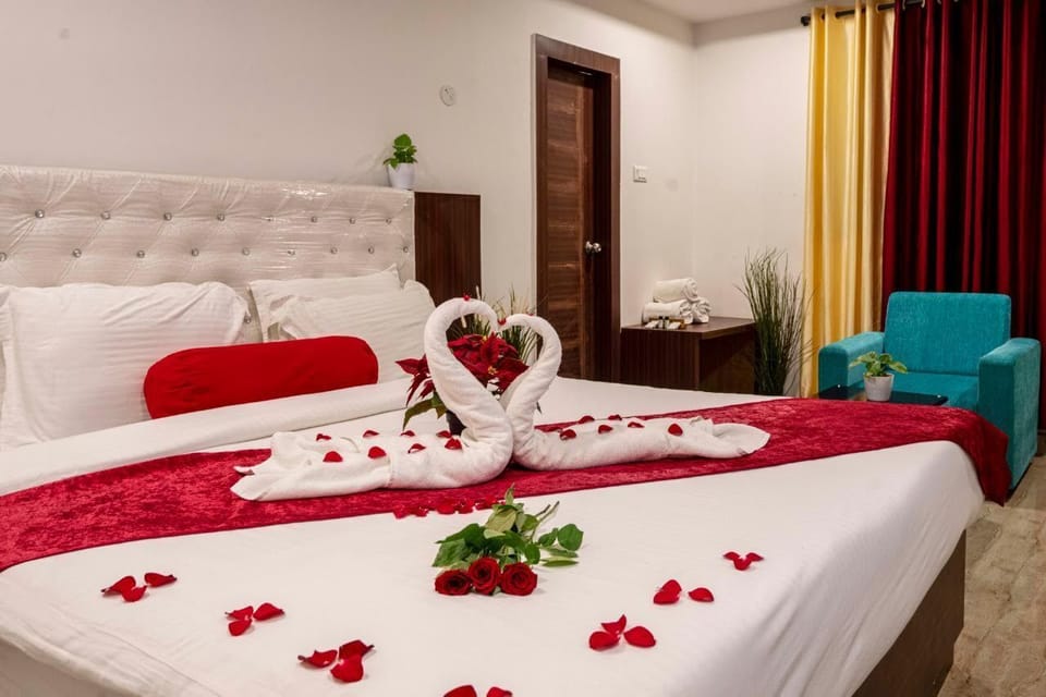 Premium Double Room, Non Smoking, City View | Premium bedding, pillowtop beds, in-room safe, desk