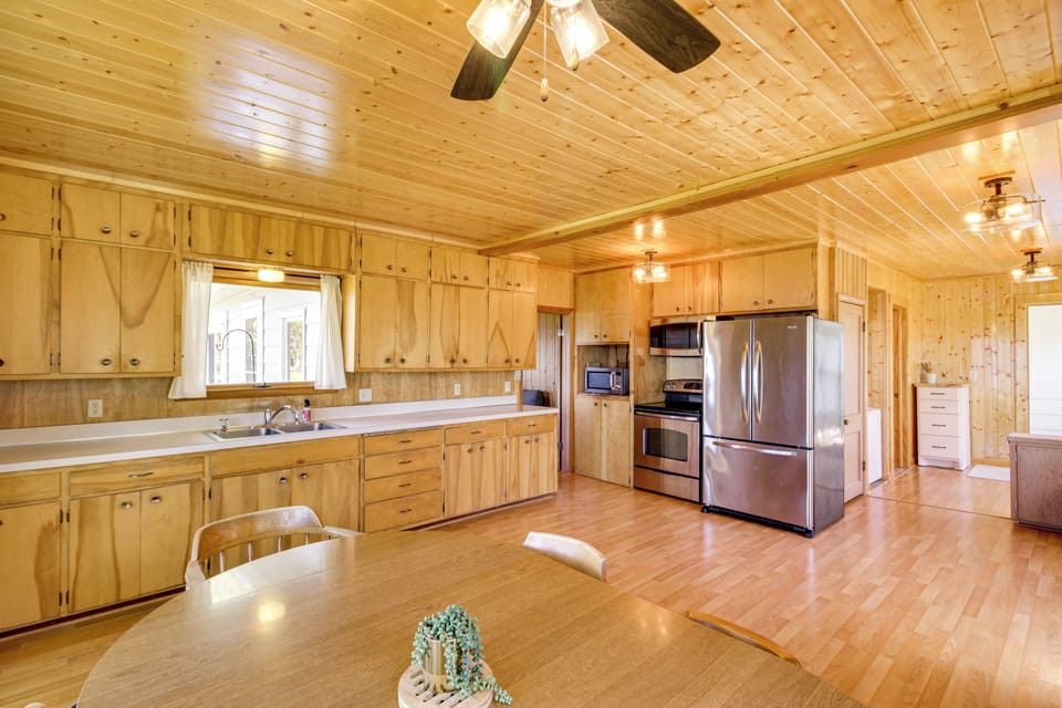 House (3 Bedrooms) | Interior
