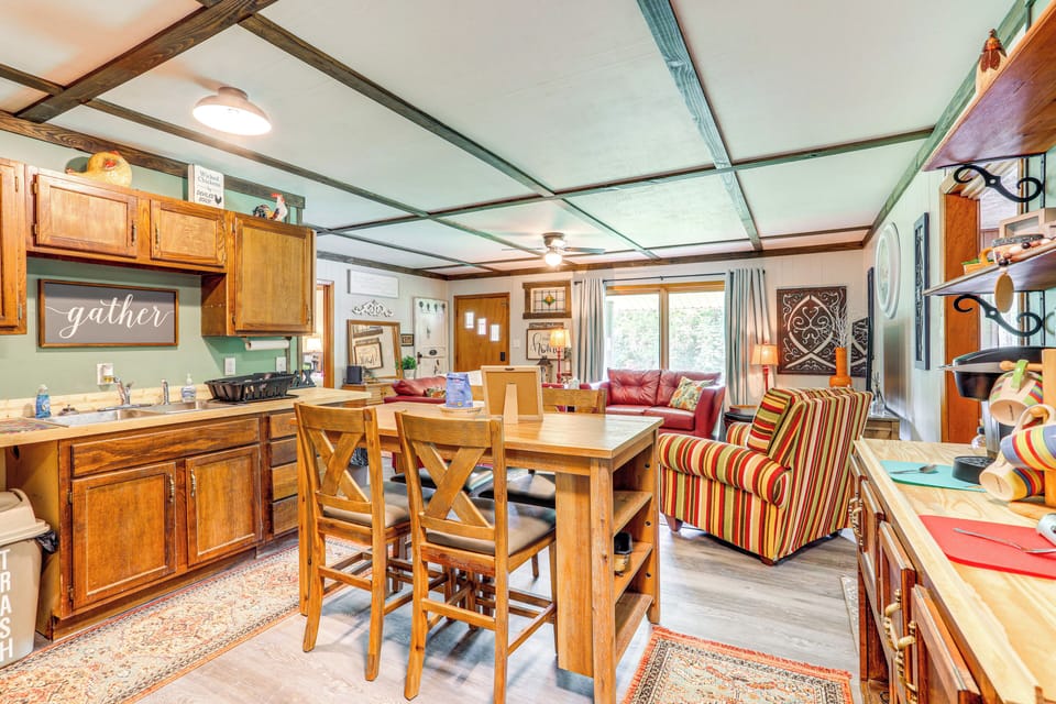 House (2 Bedrooms) | Interior