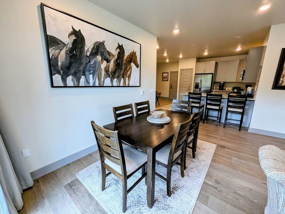 Dining area for 6