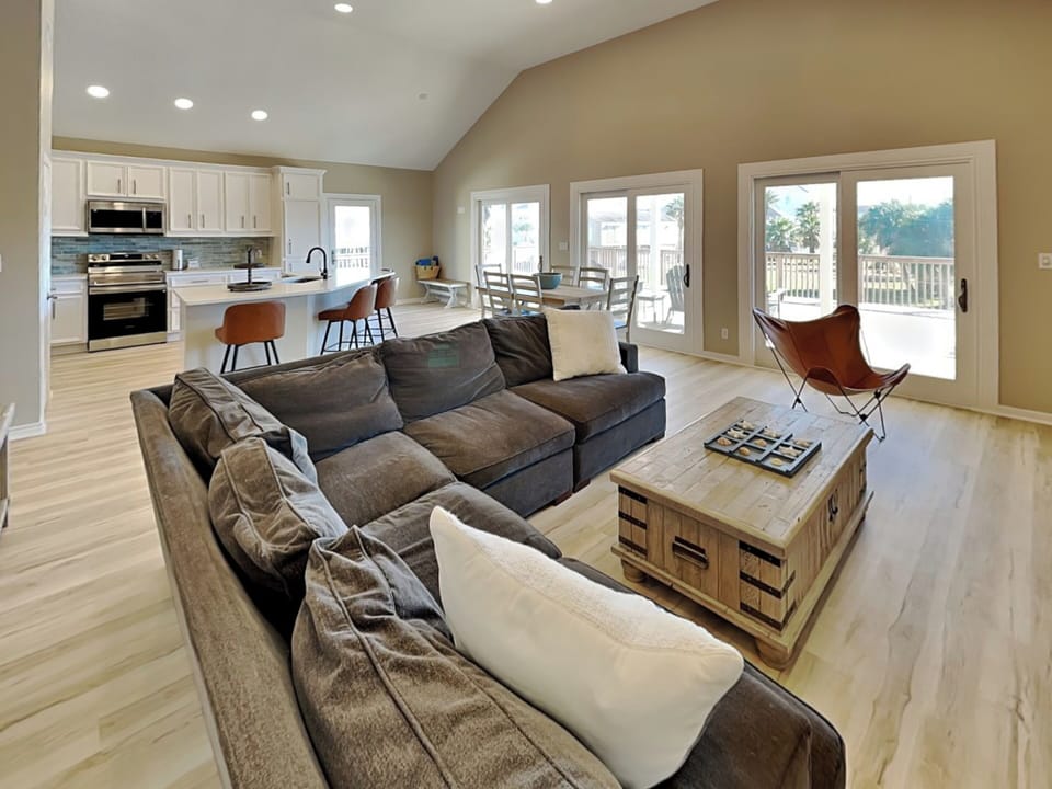 Living Room - Open Layout w/ Kitchen & Dining