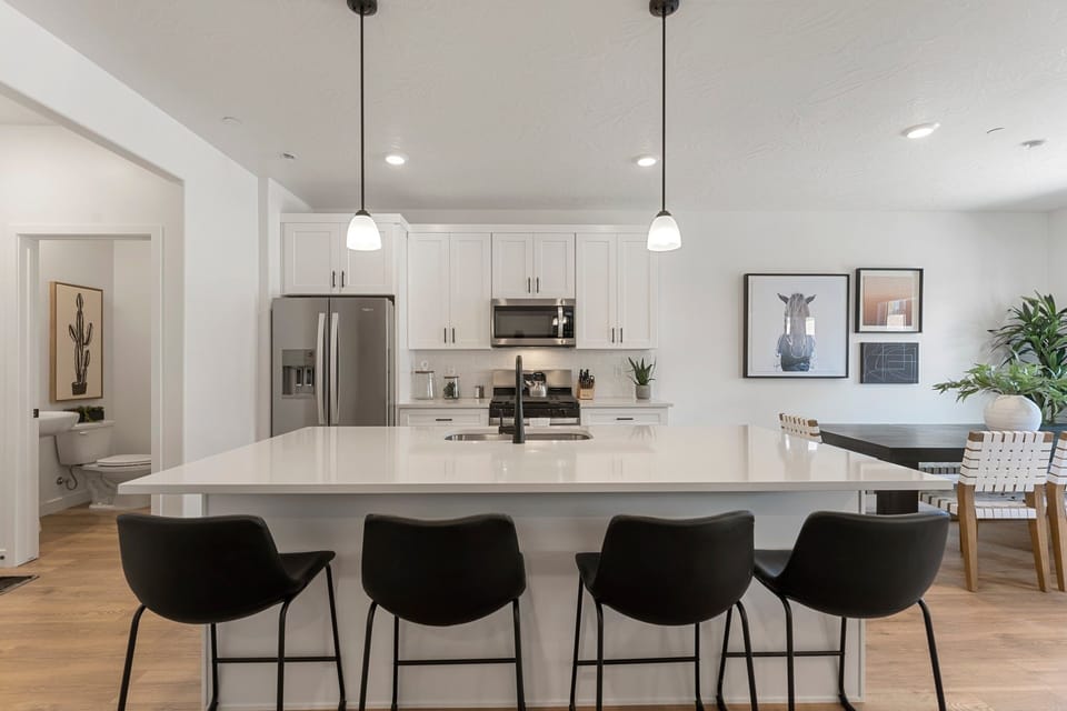 Townhome, 4 Bedrooms | Dining