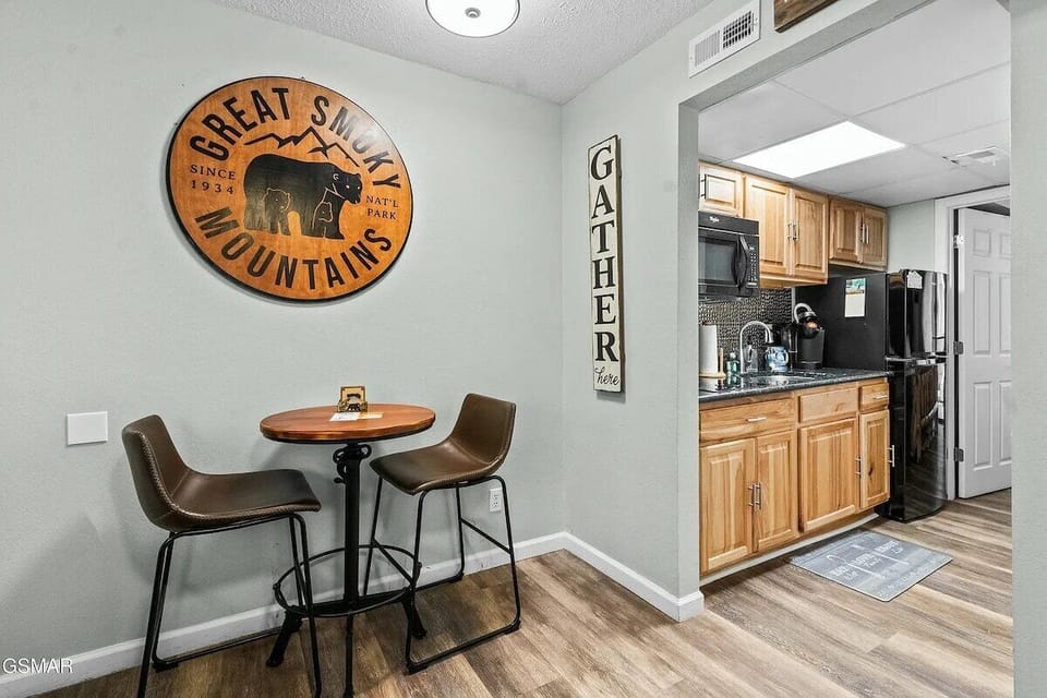 Dining table and full kitchen