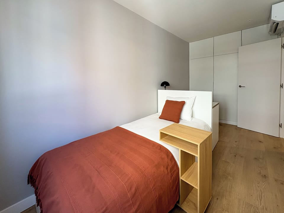 Apartment (4 Bedrooms) | 4 bedrooms, iron/ironing board, free cribs/infant beds, bed sheets