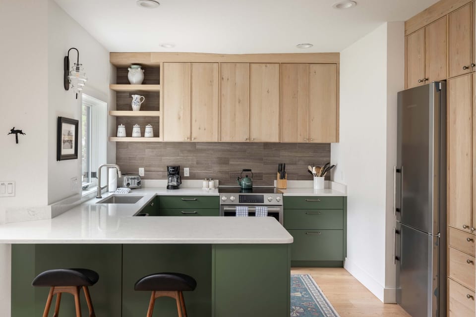 Kitchen - Bar seating for 2
