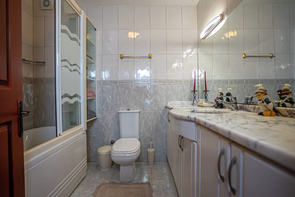 Junior Suite, Sea View | Bathroom