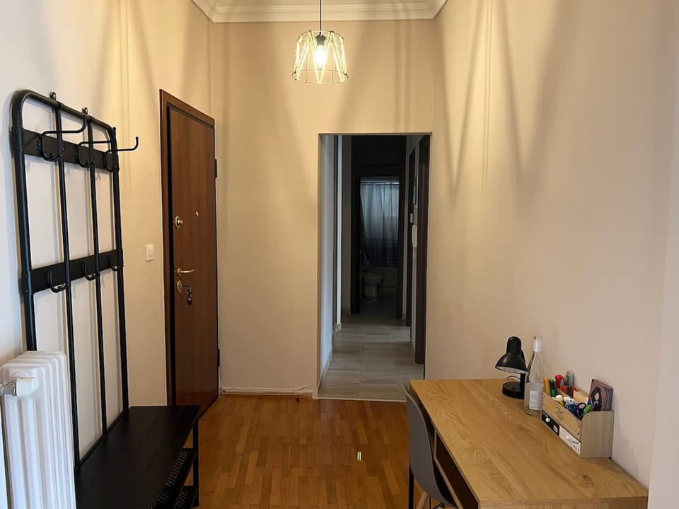 House | 2 bedrooms, desk, Internet