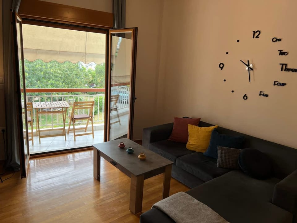 House | 2 bedrooms, desk, Internet