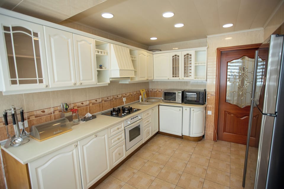 Deluxe Apartment, Sea View | Private kitchen